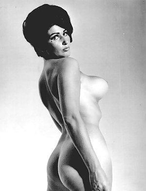 Curvy vintage girls showing their great round ass and tits