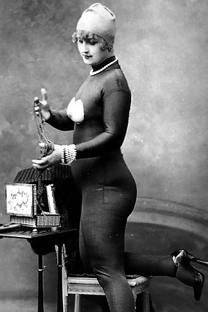 Several burlesque ladies showing their fine natural goods